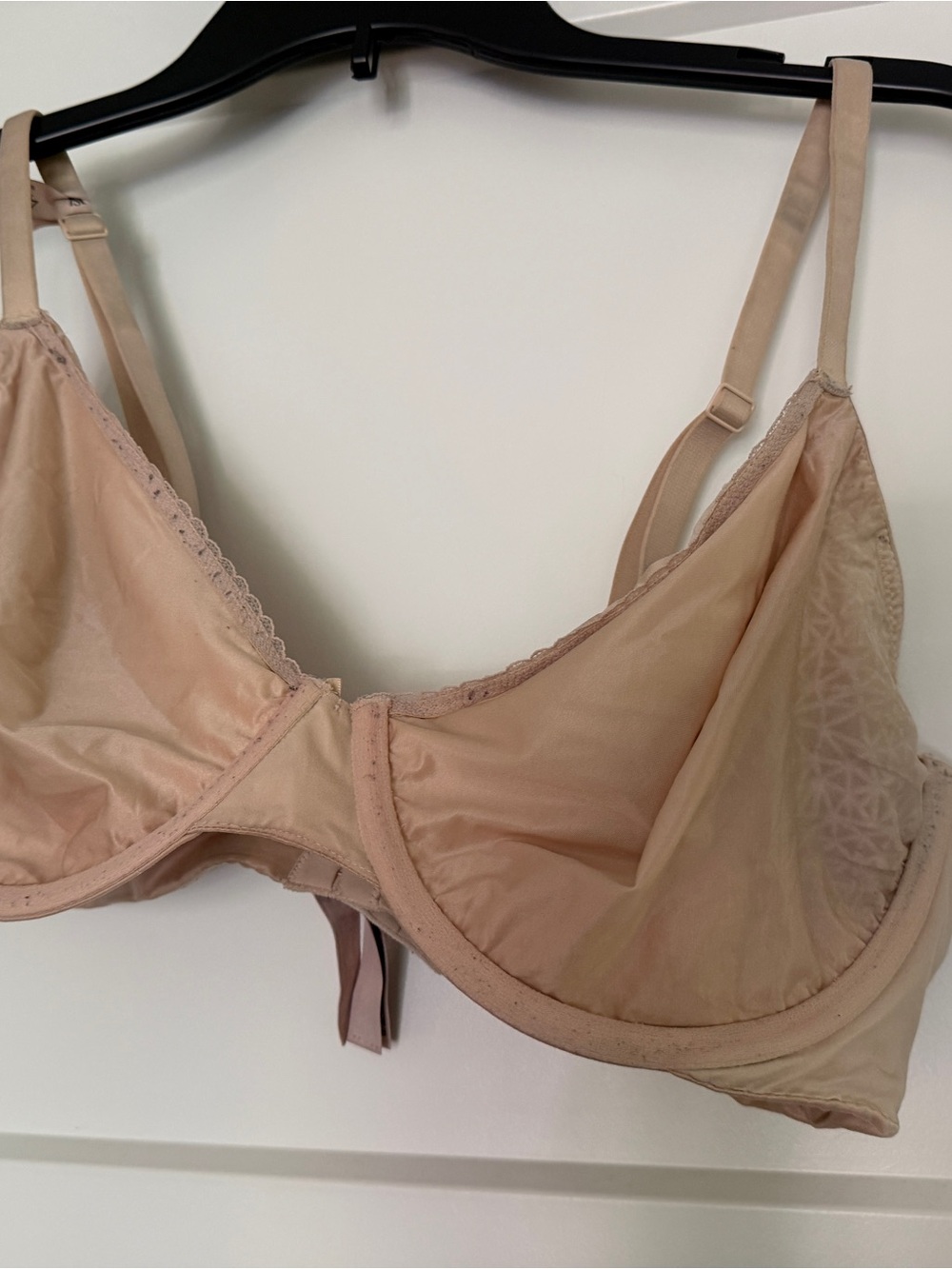 VICTORIA’S SECRET Nude Underwire Everyday Bra-Size 40D